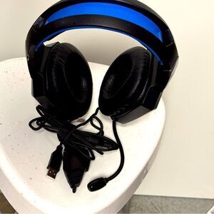 Rumus Gaming Headset New blue in color